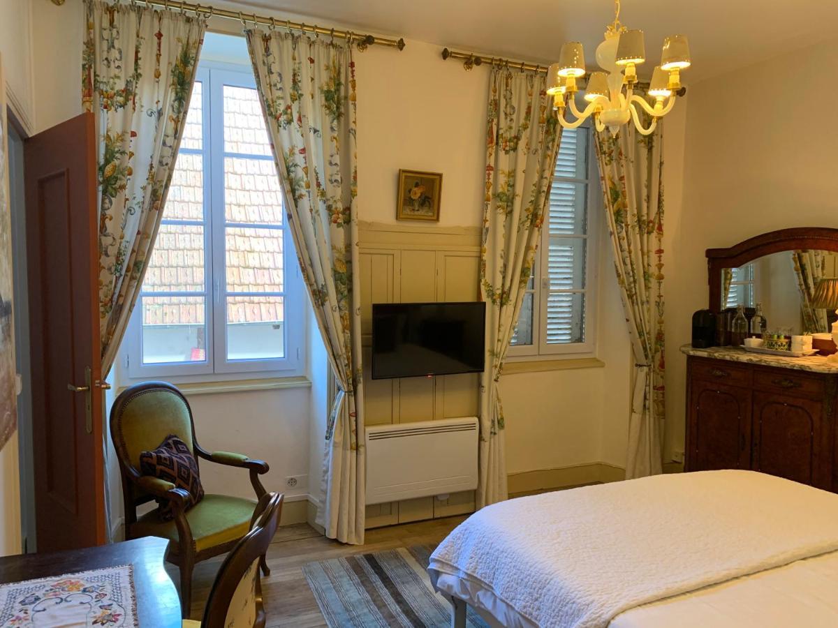 Hotel La Grenouille Noire Marcillat-en-Combraille Zewnętrze zdjęcie
